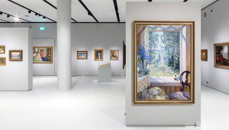 GALARY IN AUGMENTED REALITY